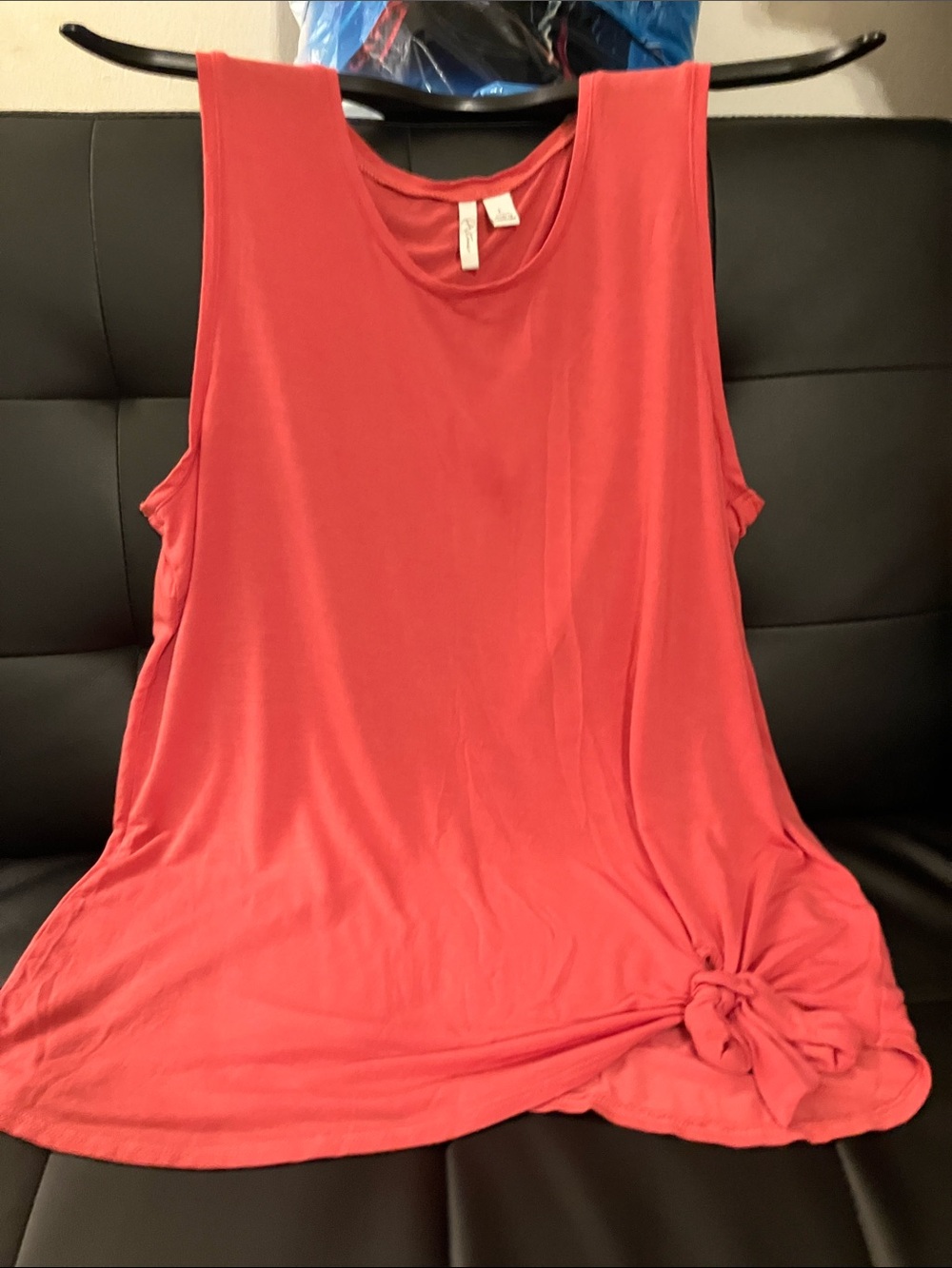 Active Knot-Hem Tank Top